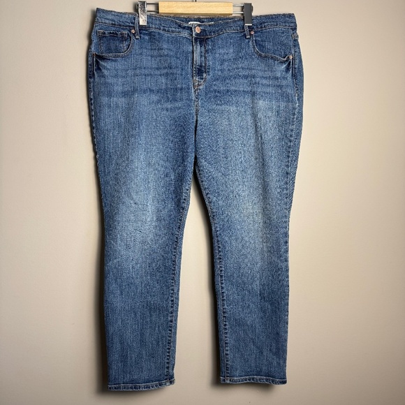 Old Navy Denim Women's 18 Short Curvy Straight Blue Jeans Summer Festival Casual - Picture 1 of 12